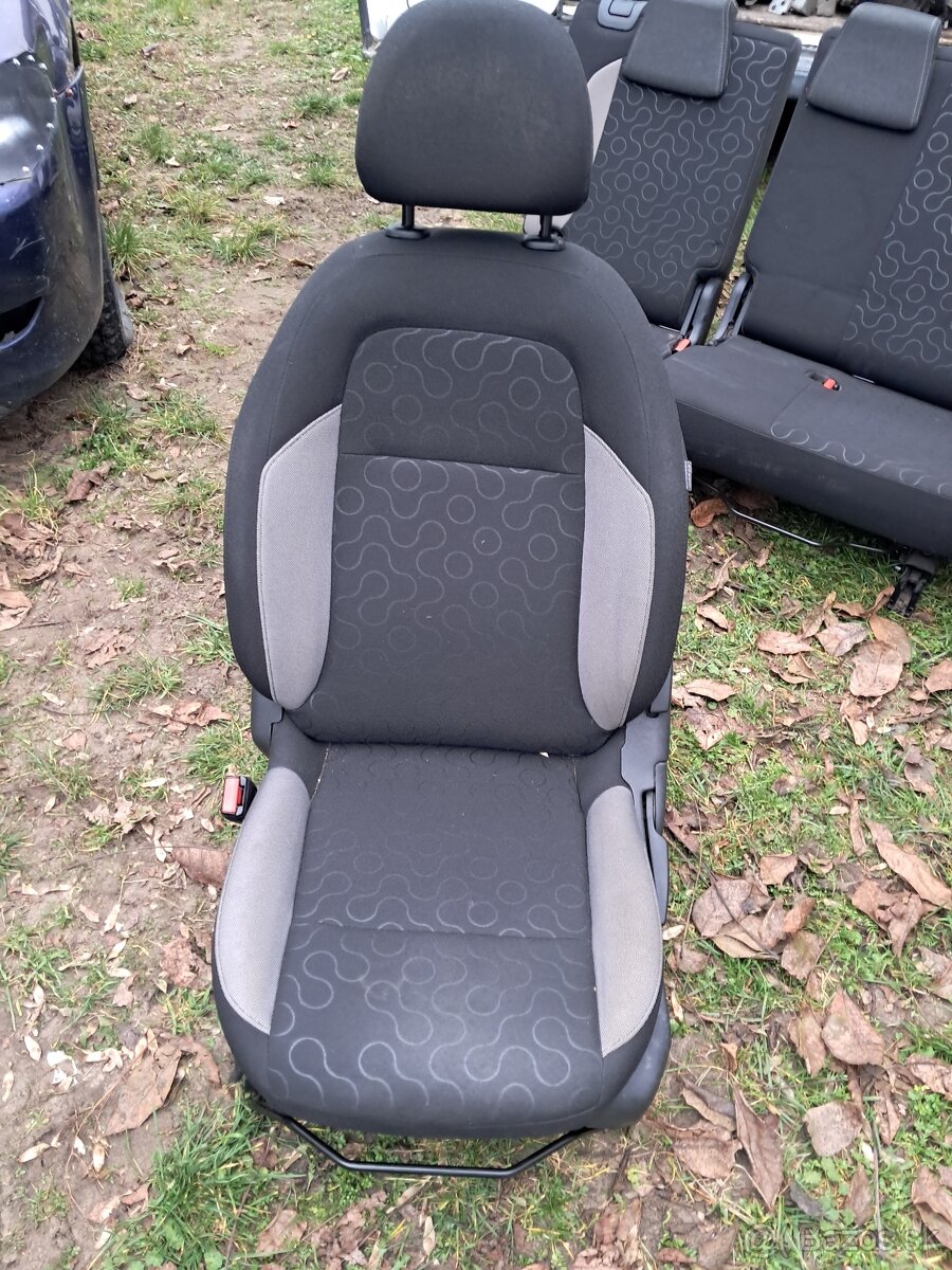 Predám diely citroen c3 picasso 1.4vti 70kw - 12