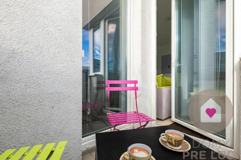 BA/IV-Prenájom zariadeného 2i bytu s balkónom a parkingom v - 12