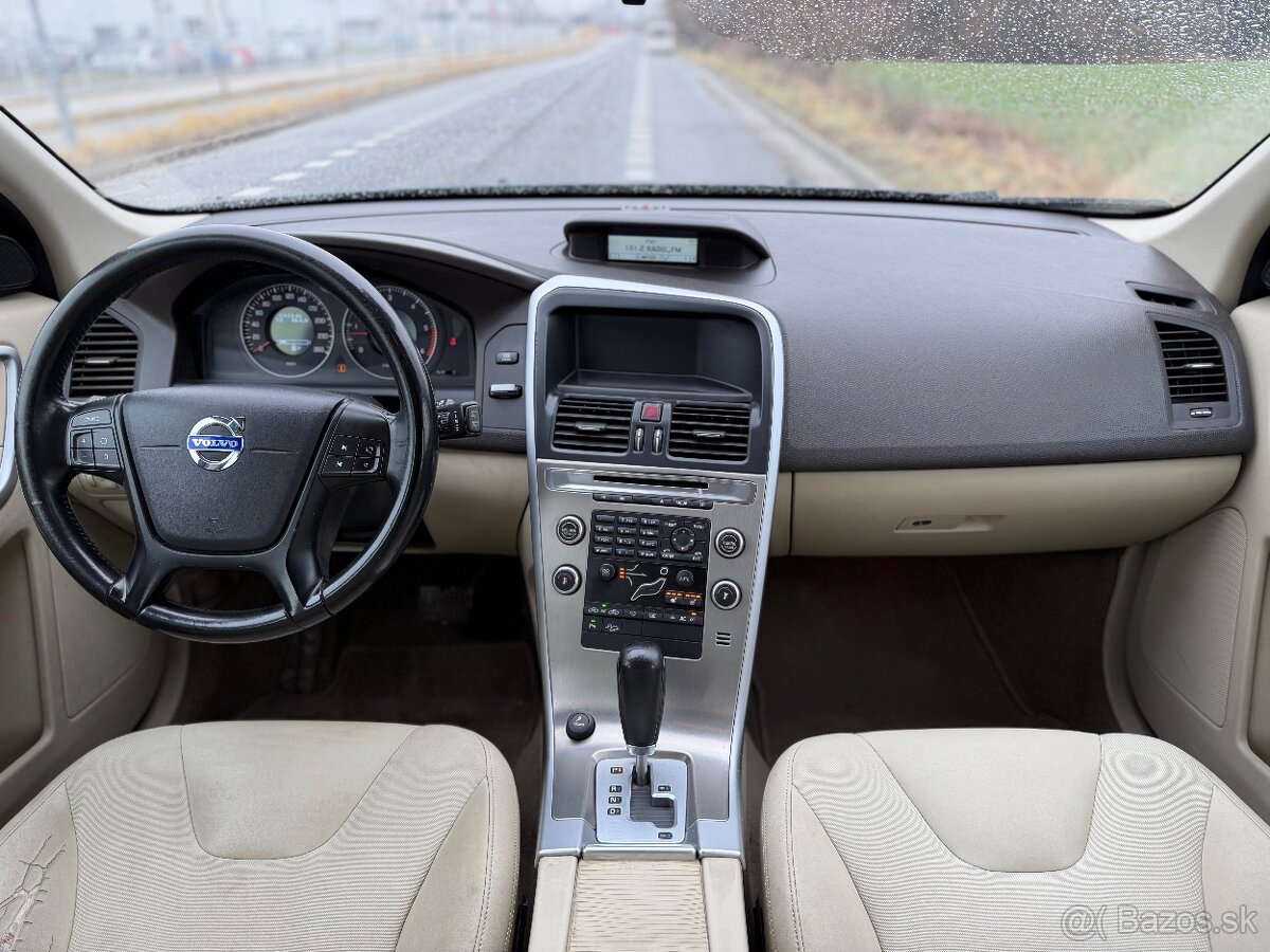 Volvo XC60 2.4D AWD Nová STK - 12