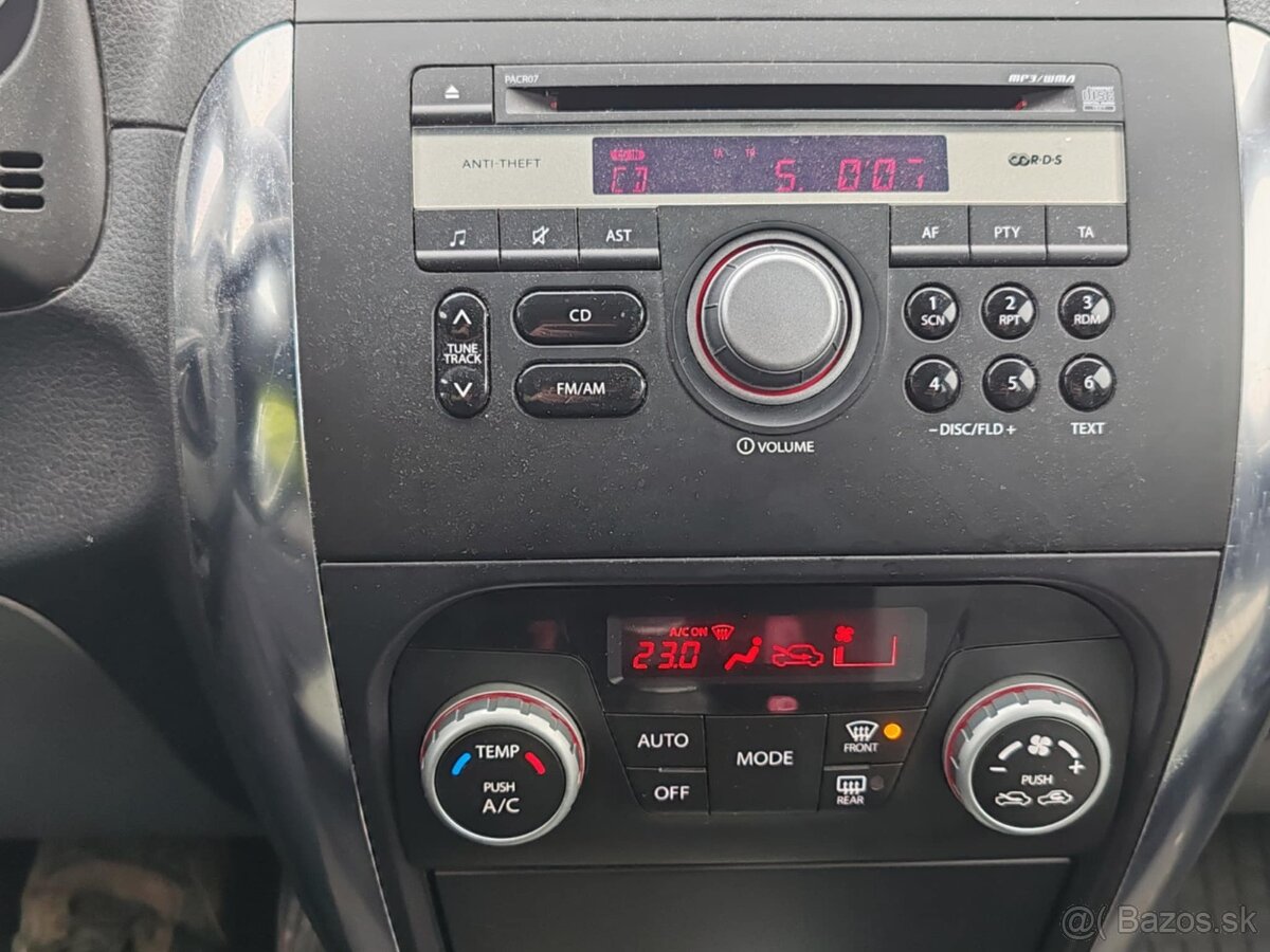 Suzuki SX4 4x4 benzin 79300 km - 12