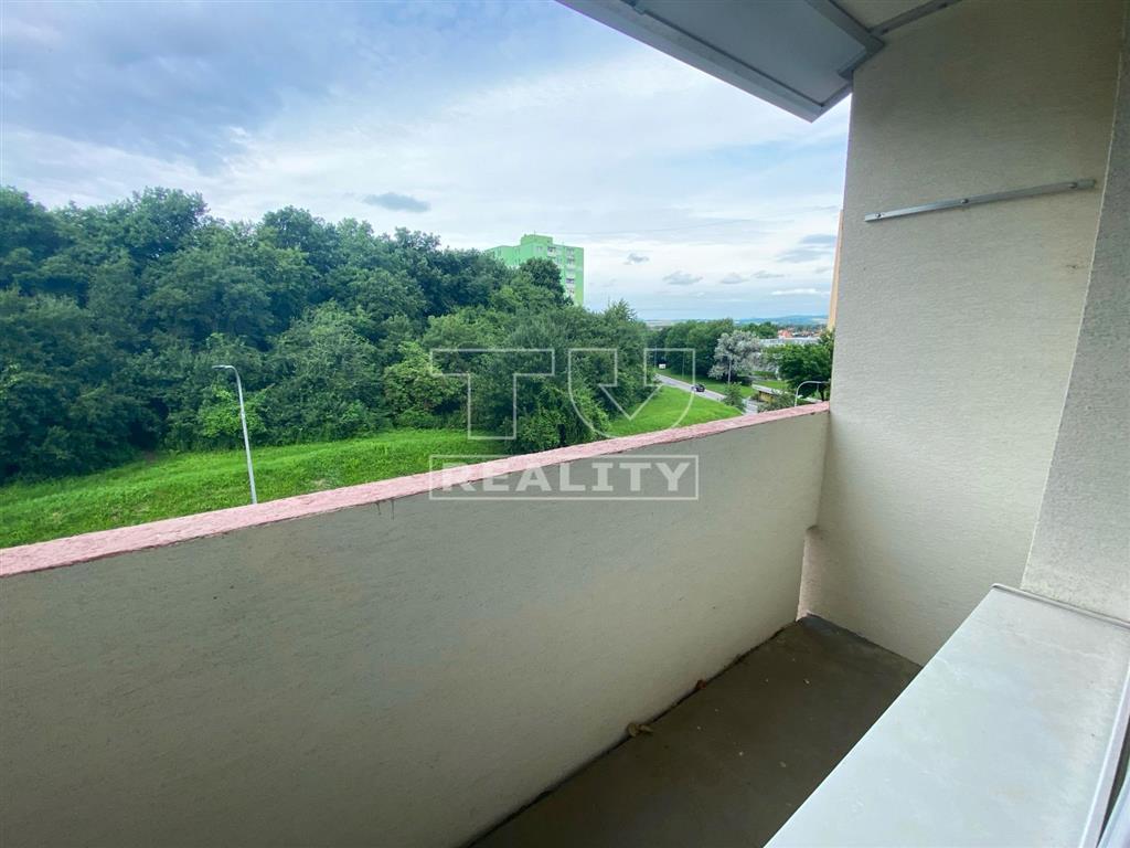 RezervovanéNa predaj 2 izbový byt (64 m2) s loggiou v... - 12