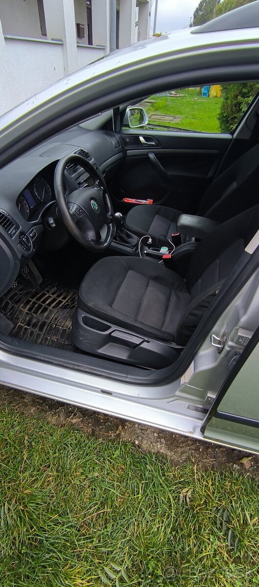 Škoda Octavia II - 12