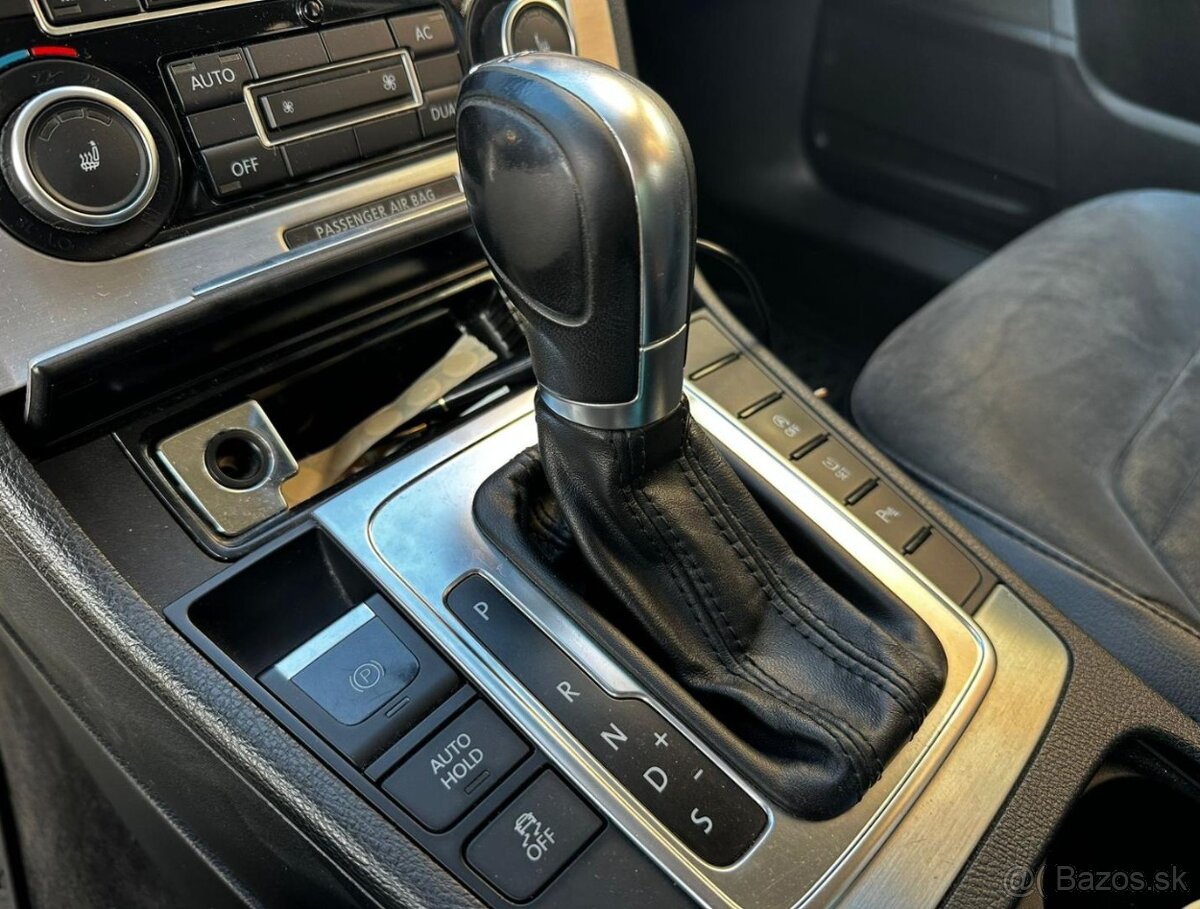 Volkswagen Passat B7 2.0TDI - 12
