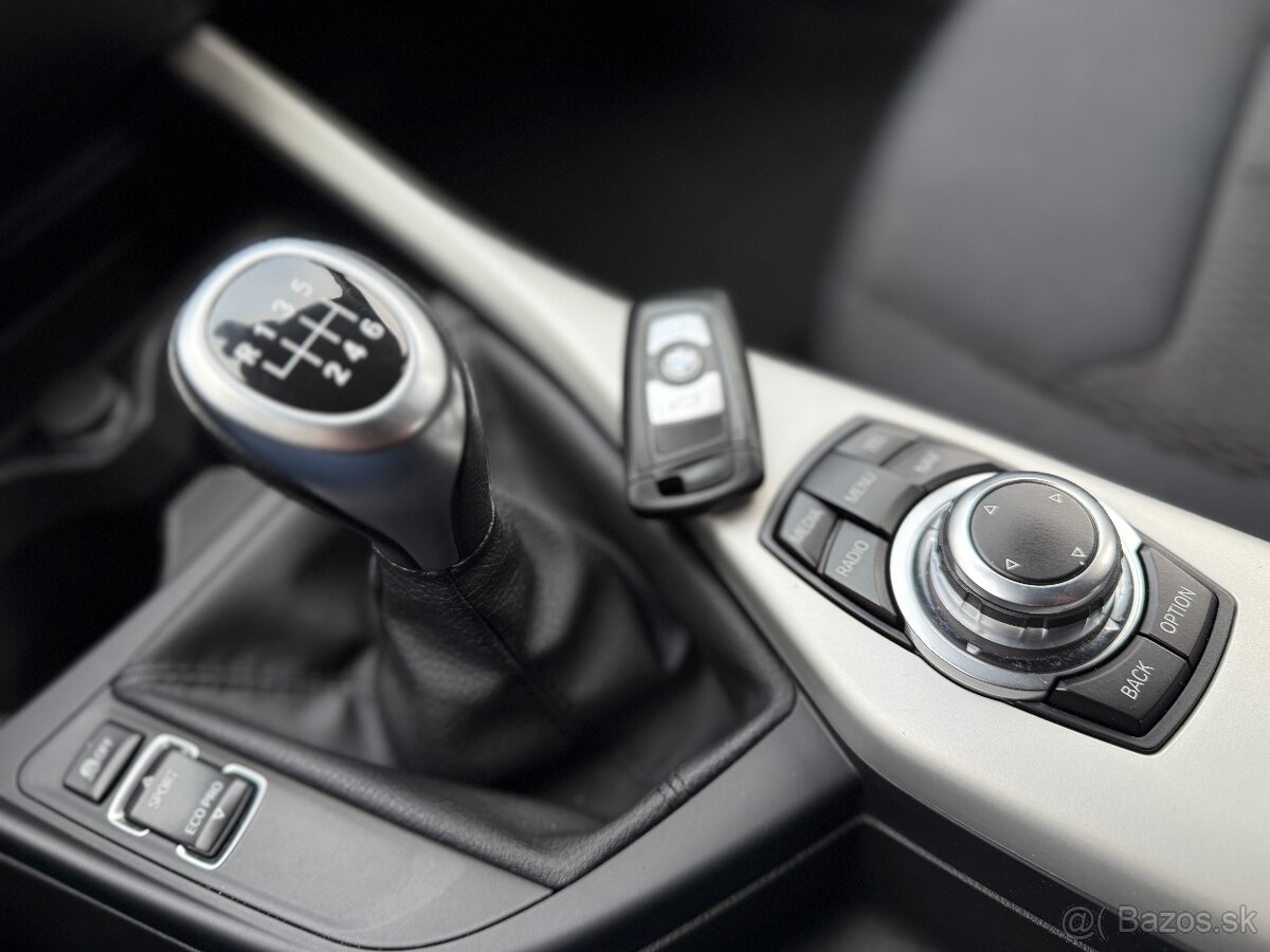 BMW 1.6 75kW BENZÍN model 2014 Xenony - 12