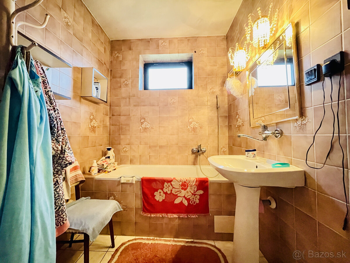 A-W REAL | RODINNÝ DOM NA PREDAJ V OBCI OKOČ - 12