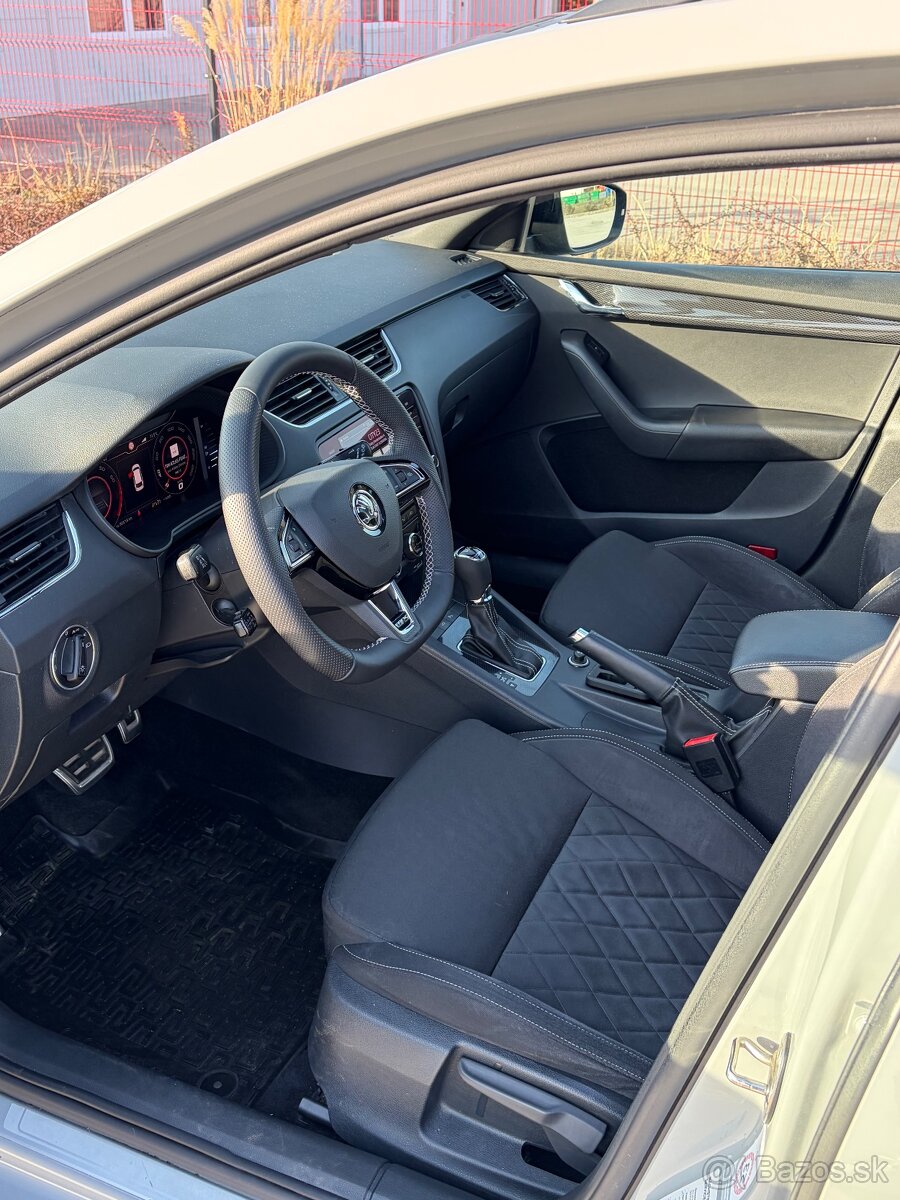 Škoda Octavia Combi RS 245 - 12