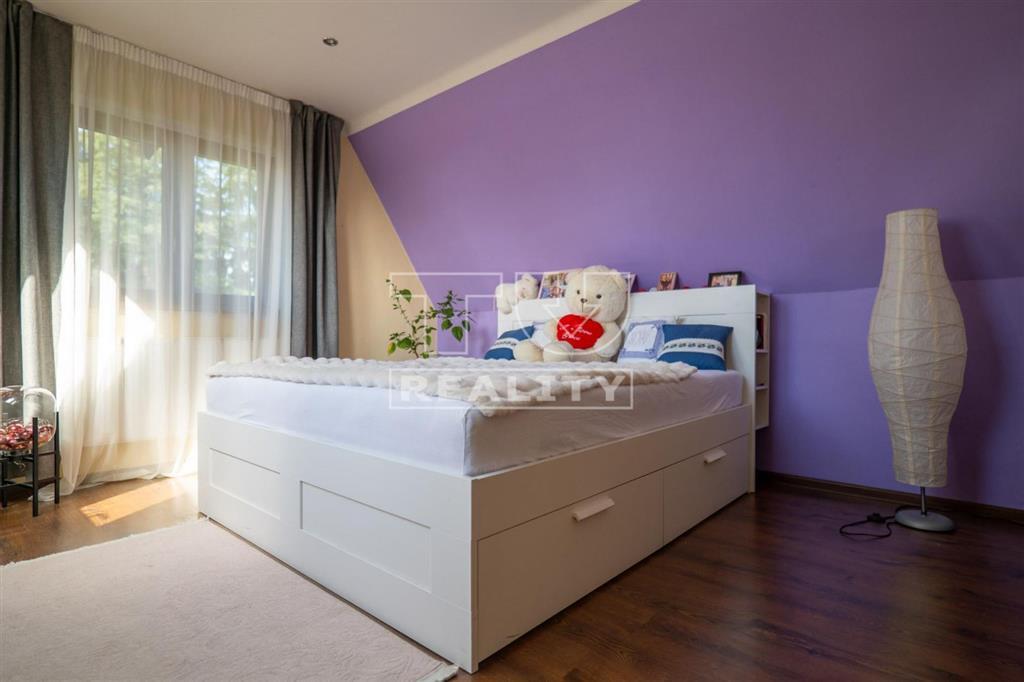 Rodinny dom pri potoku - 12