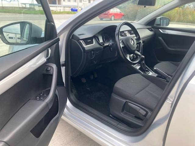 Škoda Octavia combi 1.6 TDI, 2016, 81kW, NAVI - 12