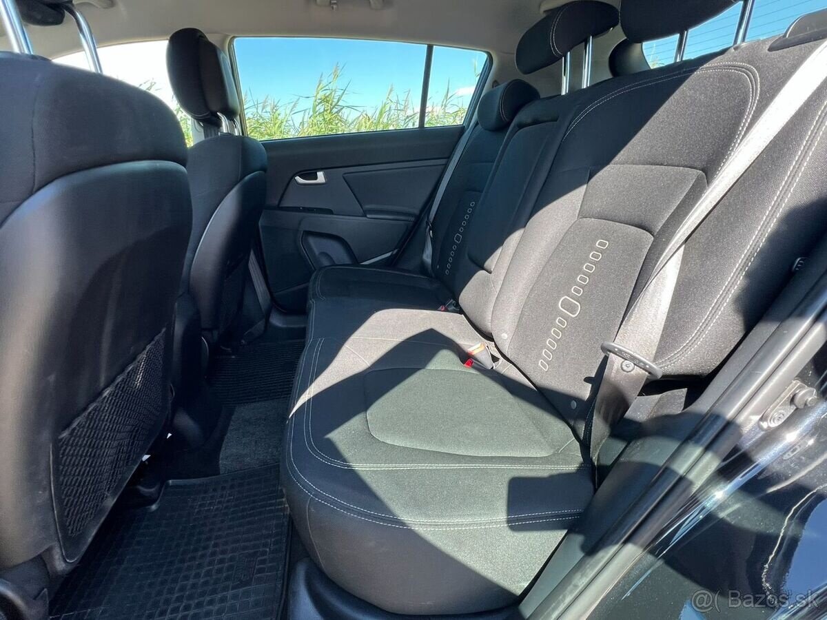 KIA Sportage 2.0 CRDI AT/6 - 12