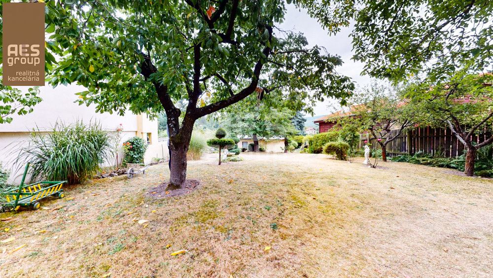 PREDAJ, ZÁHRADA S DVOMA CHATAMI, NOVÁ HORA, STUPAVA - 12