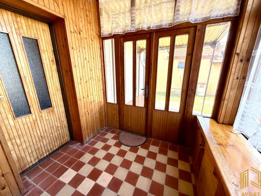 VÝRAZNÁ ZĽAVA / NA PREDAJ 5 - IZB. ROD.DOM, JABLONICA. - 12