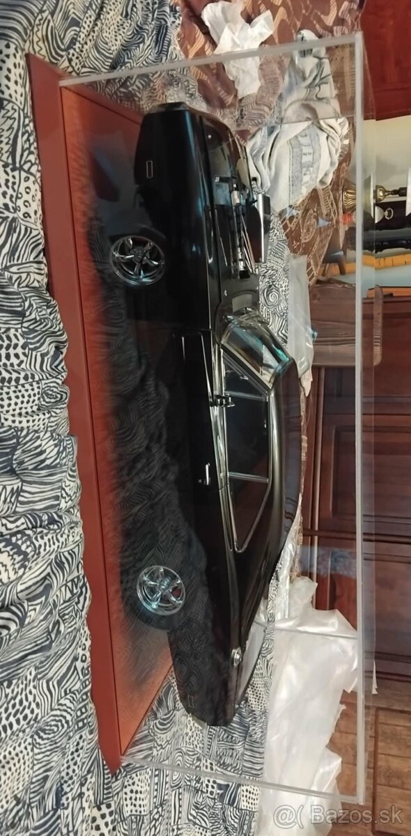 Dodge Chalanger R/T V MIERKE 1:8 - 12