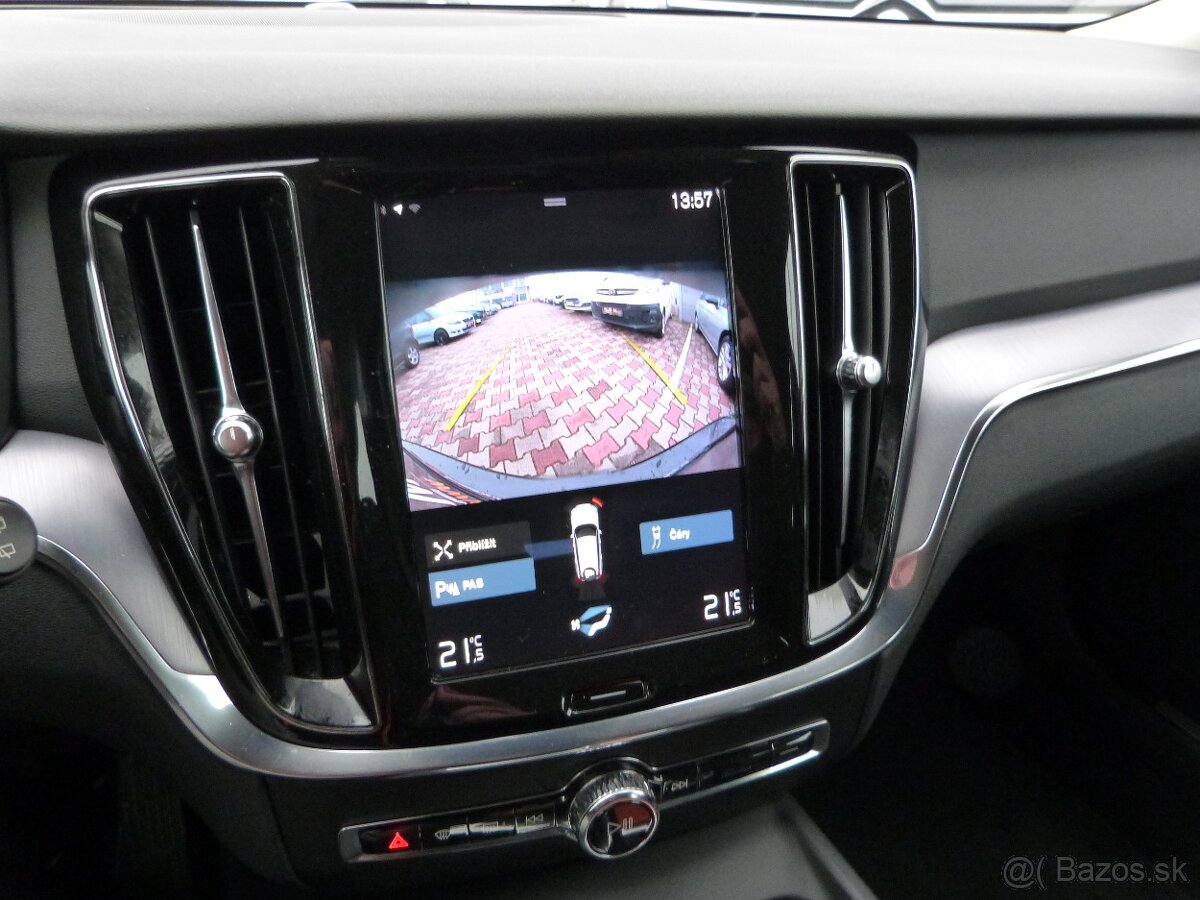 Volvo V60 B4 Momentum Pro A/T - 12