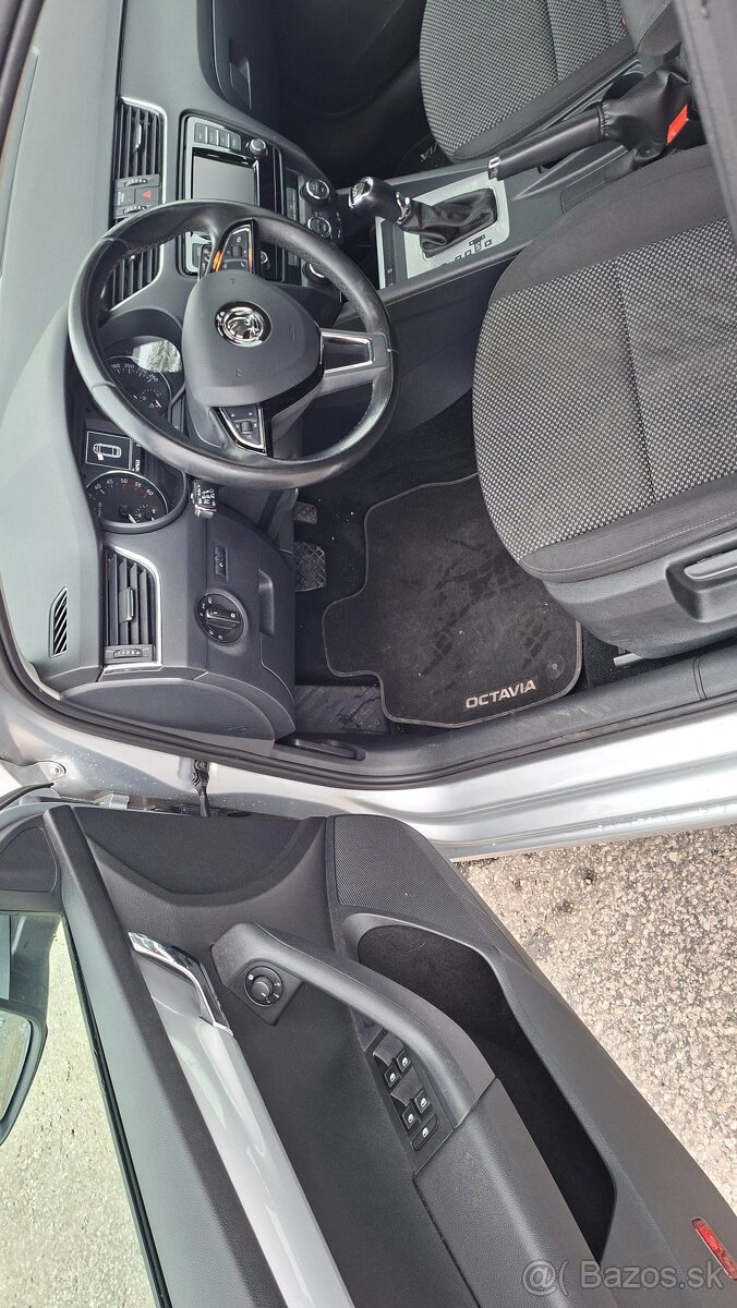 ŠKODA OCTAVIA COMBI 1.6 TDI.DSG - 12