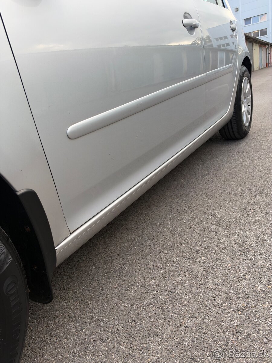 Volkswagen Golf 5 1.6 MPi Benzín,2009 - 12
