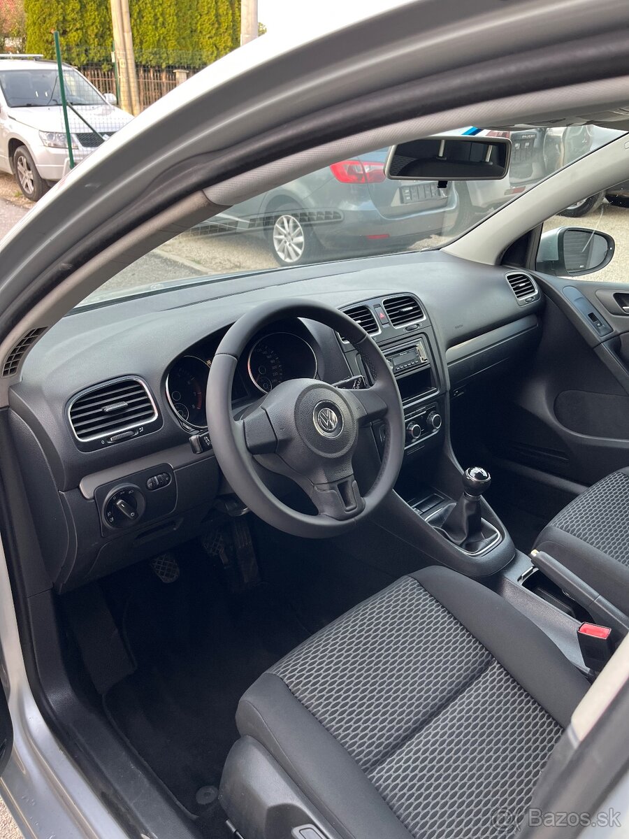 Volkswagen Golf 6 TrendLine 1.6 Benzin + LPG = Top Stav = - 12