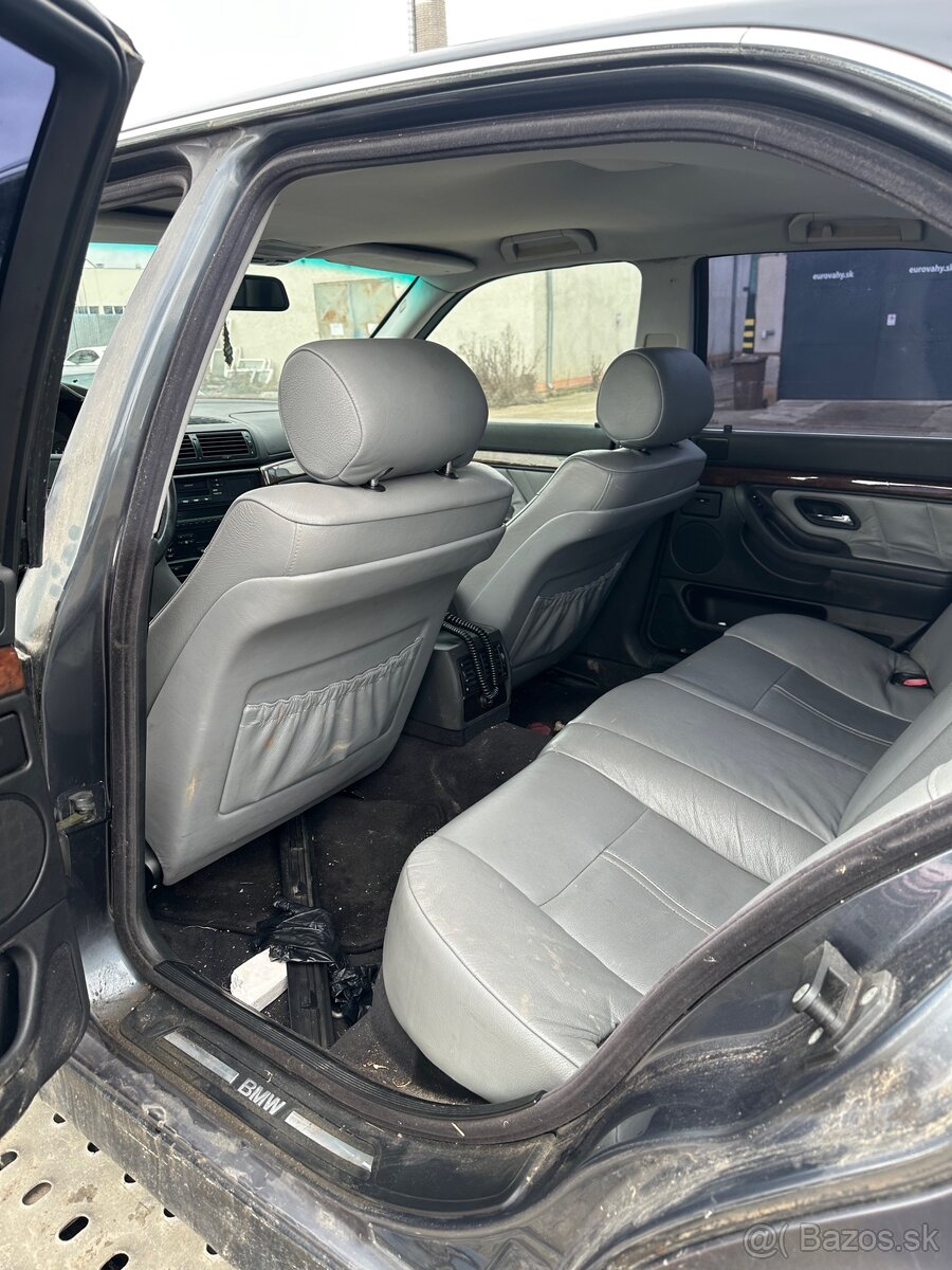 Rozpredam BMW e38 725tds - 12