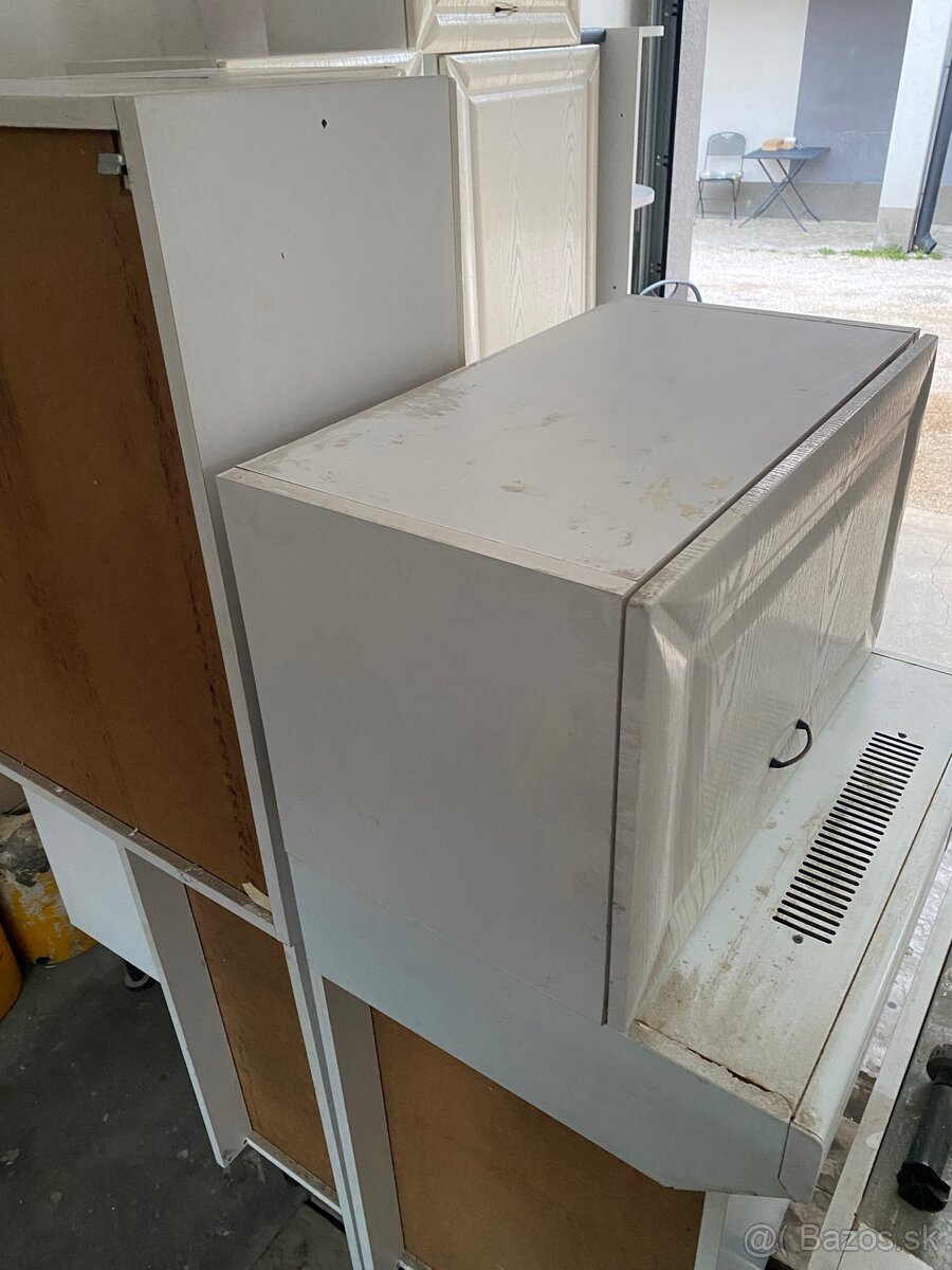 Kuchynská linka - 12