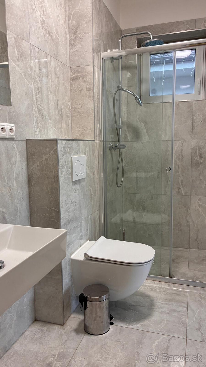 PREDAJ - DOM, KDE SA BÝVANIE MENÍ NA POCIT DOMOVA - 12