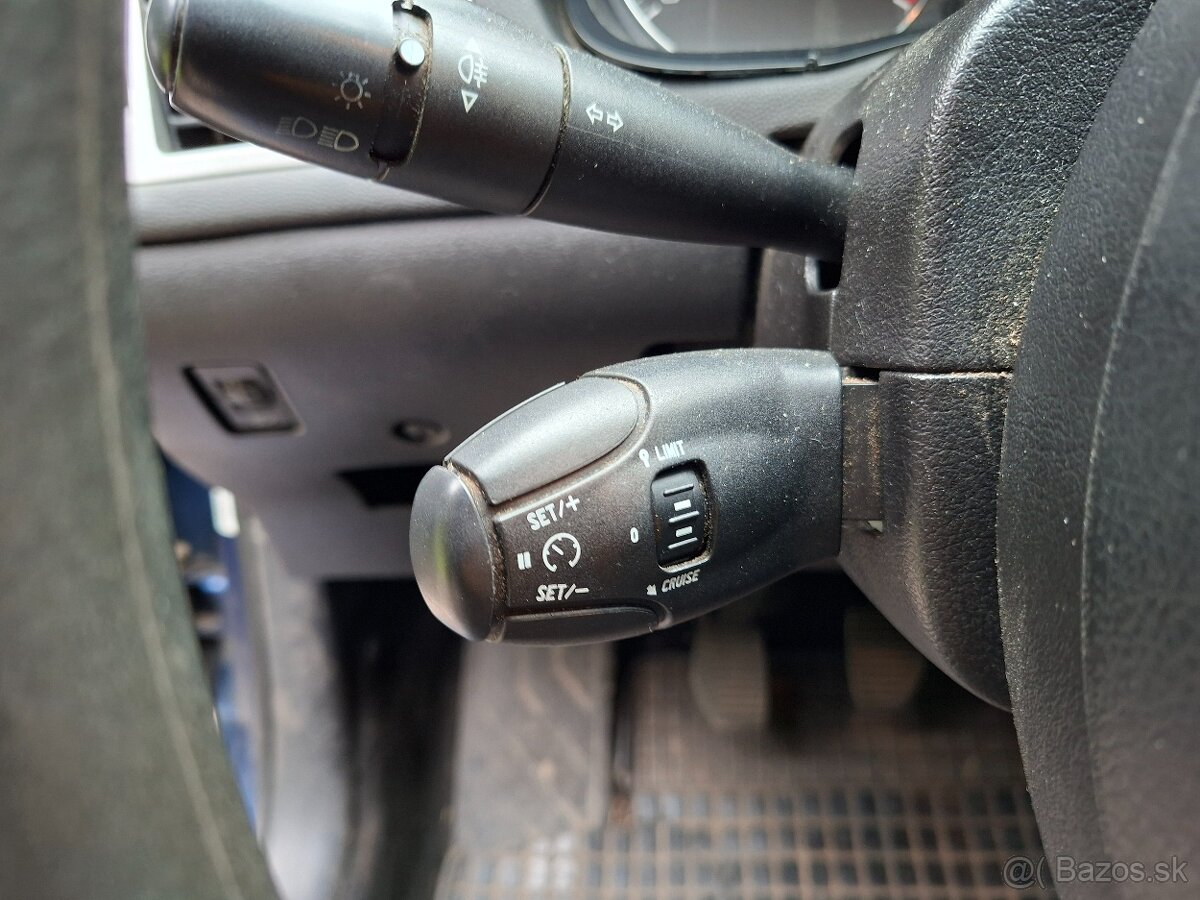 Peugeot 307 1.6hdi - 12