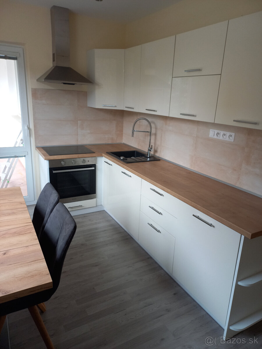 3 izbovy byt SNP PB - 12