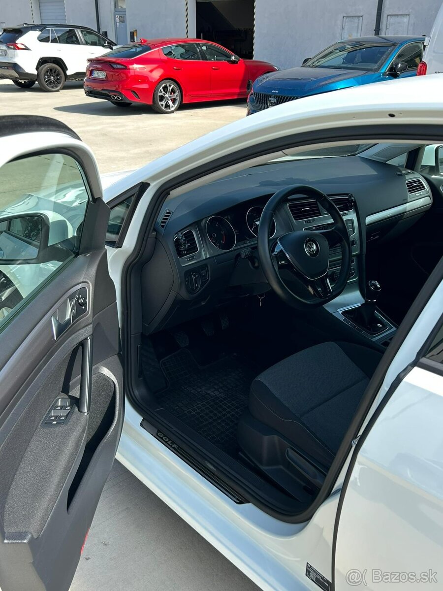 VW Golf 7 1,6 TDI 66kw, biela farba, manuál 5 r.v. 2014 - 12