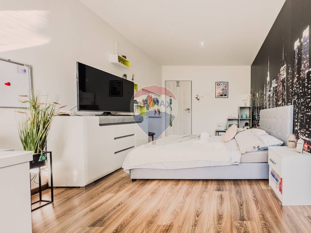 REZERVOVANÉ Zrekonštruovaný dom s bazénom - Šibeničný vrc - 12