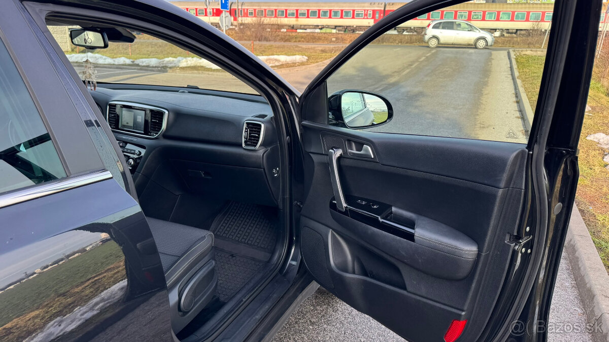 Kia Sportage 1.6 CRDi 136k Gold A/T - 12