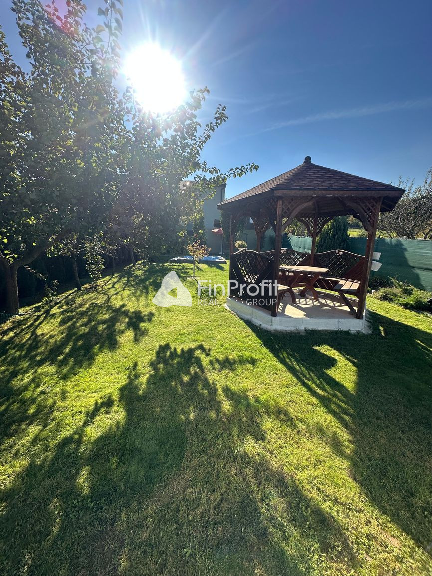 Exkluzívne na predaj priestranný 4-izbový byt s garážou a pa - 12