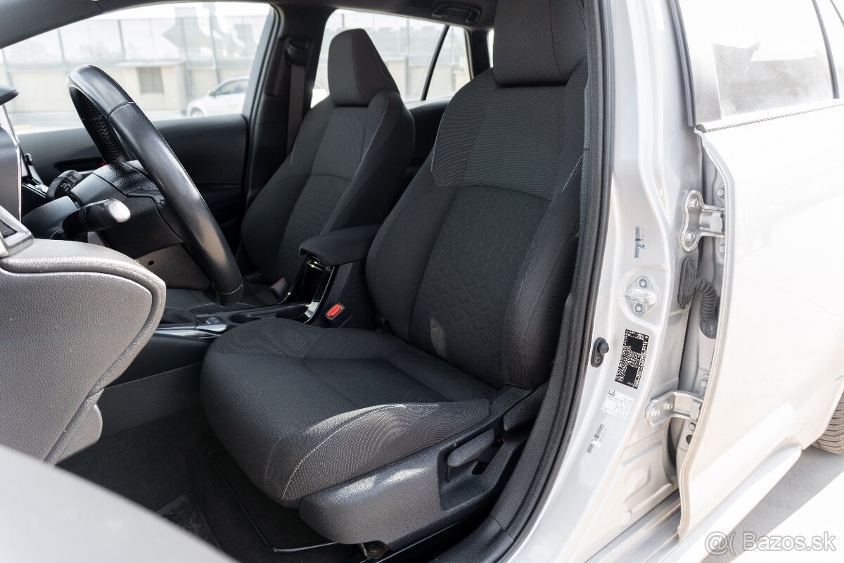 Toyota Corolla Combi 1.8 Hybrid - 12