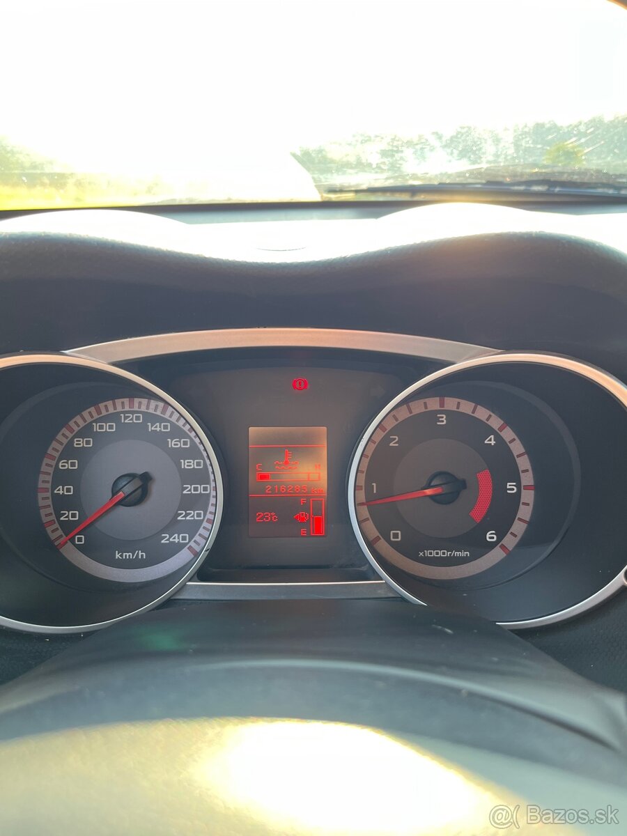 Peugeot 4007 - 12