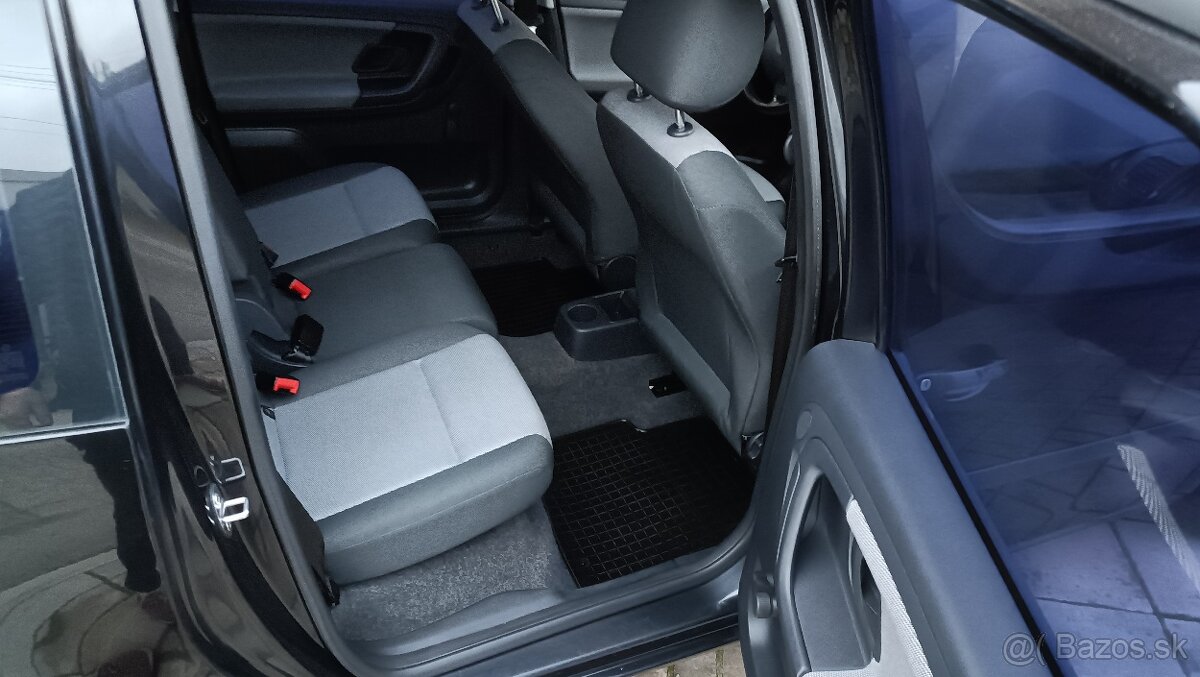 ŠKODA ROOMSTER 1.4 MPI 63 kW PLUS EDITION - 12