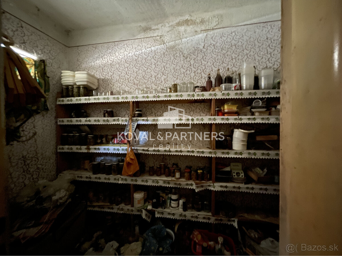 Rodinný dom s pozemkom 1720 m2 - 12