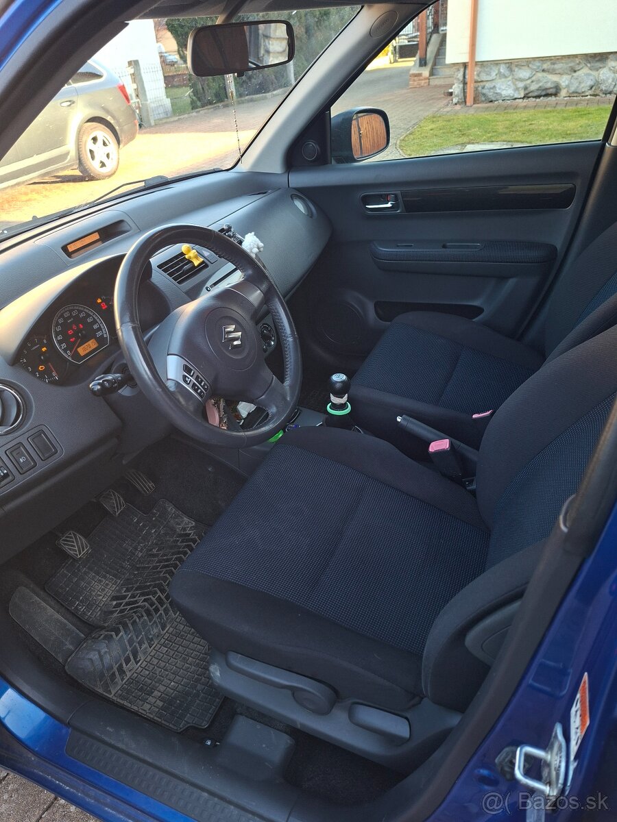 Suzuki Swift 1.3 - 12