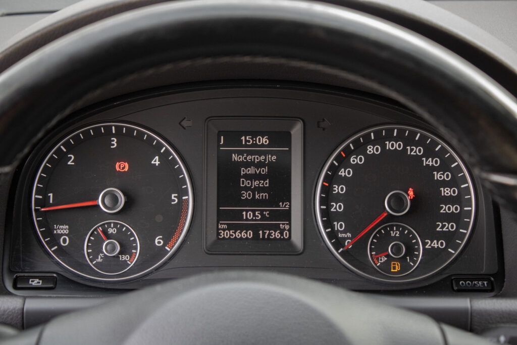 Volkswagen Touran - 12