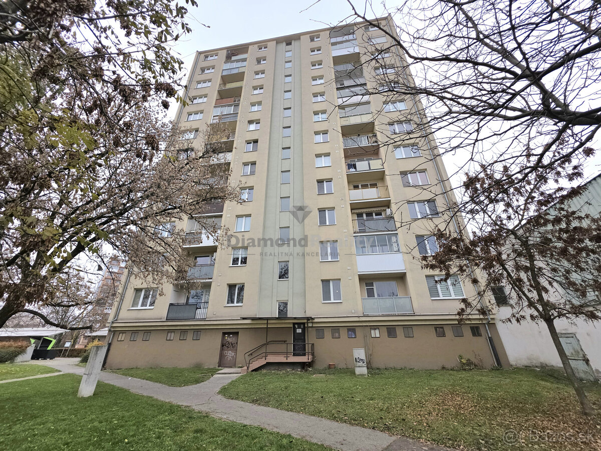 NA PREDAJ - 1 izbový byt pri Astórii, ulica Južná trieda - 12