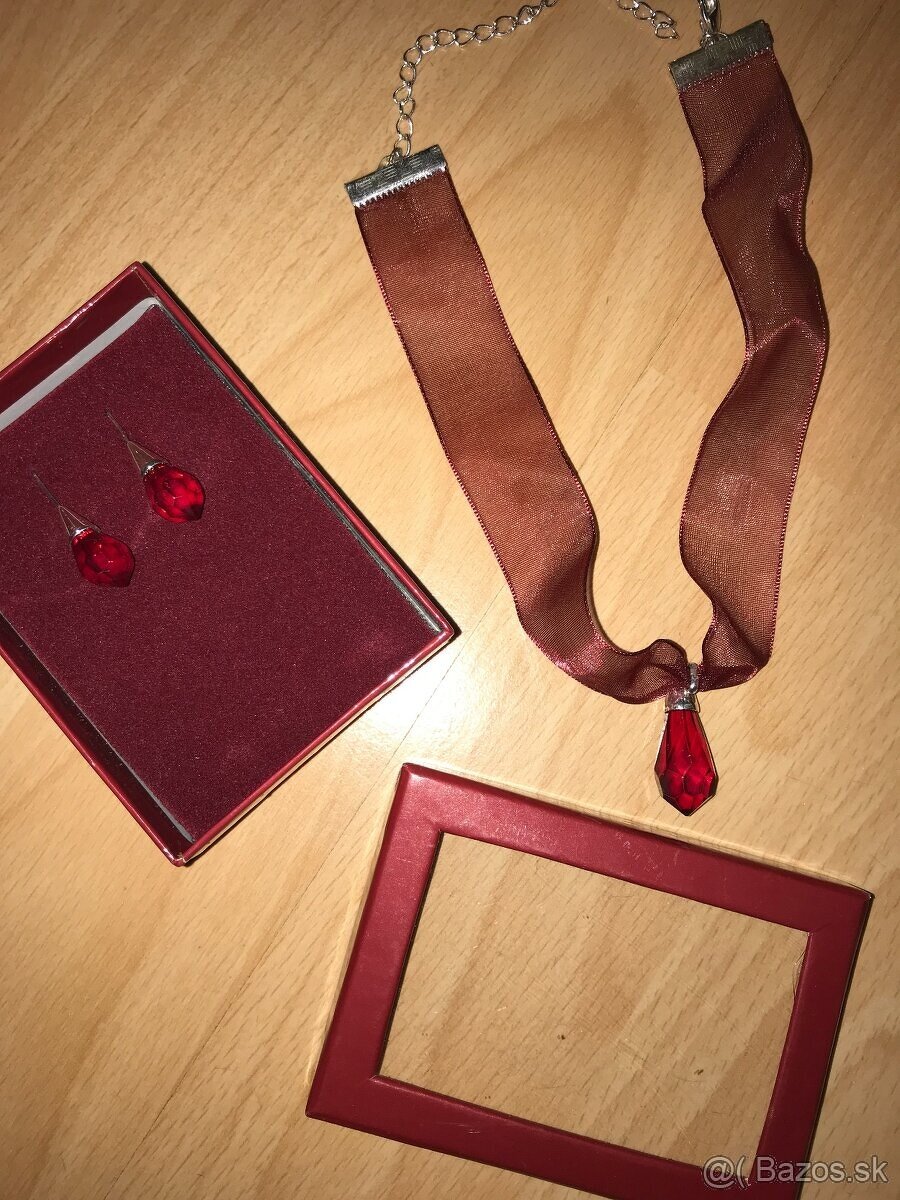 NÁUŠNICE, NÁRAMKY a NÁHRDELNÍKY - 12