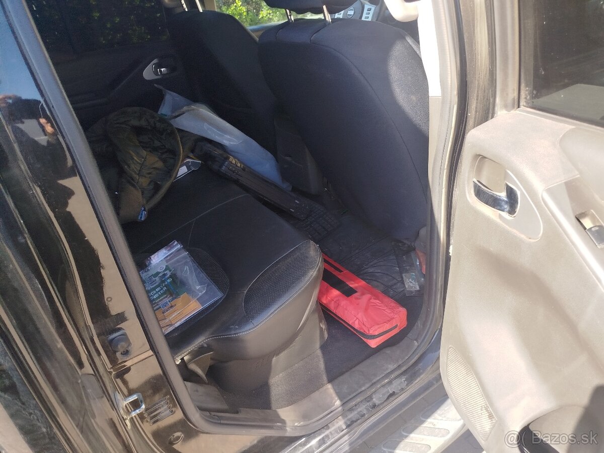 Nissan navara 3,0 v6 - 12