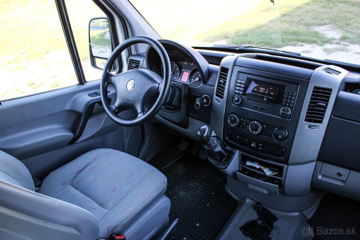 Volkswagen Crafter 2.5 TDI 9 MIEST - 12