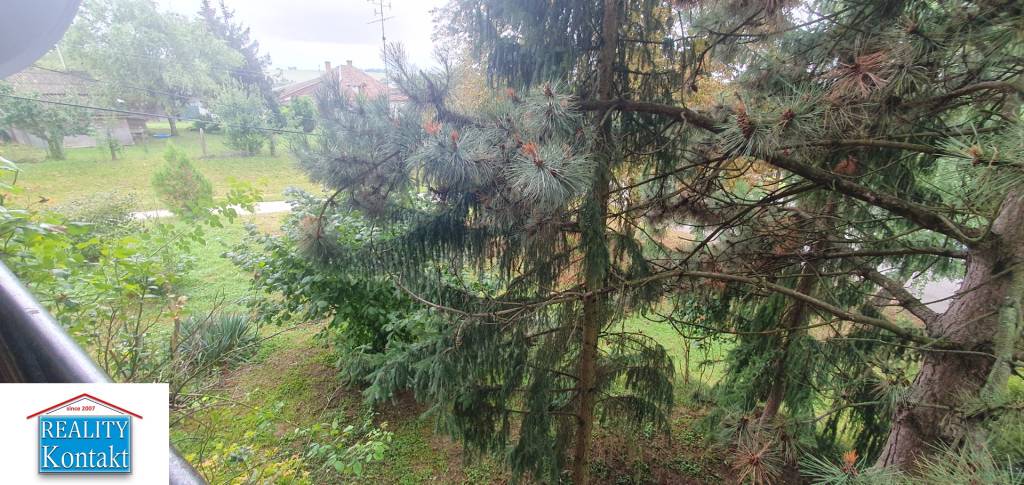 Na predaj 3 izbový byt 70m2 v štvorbytovke s garážou - Bardo - 12