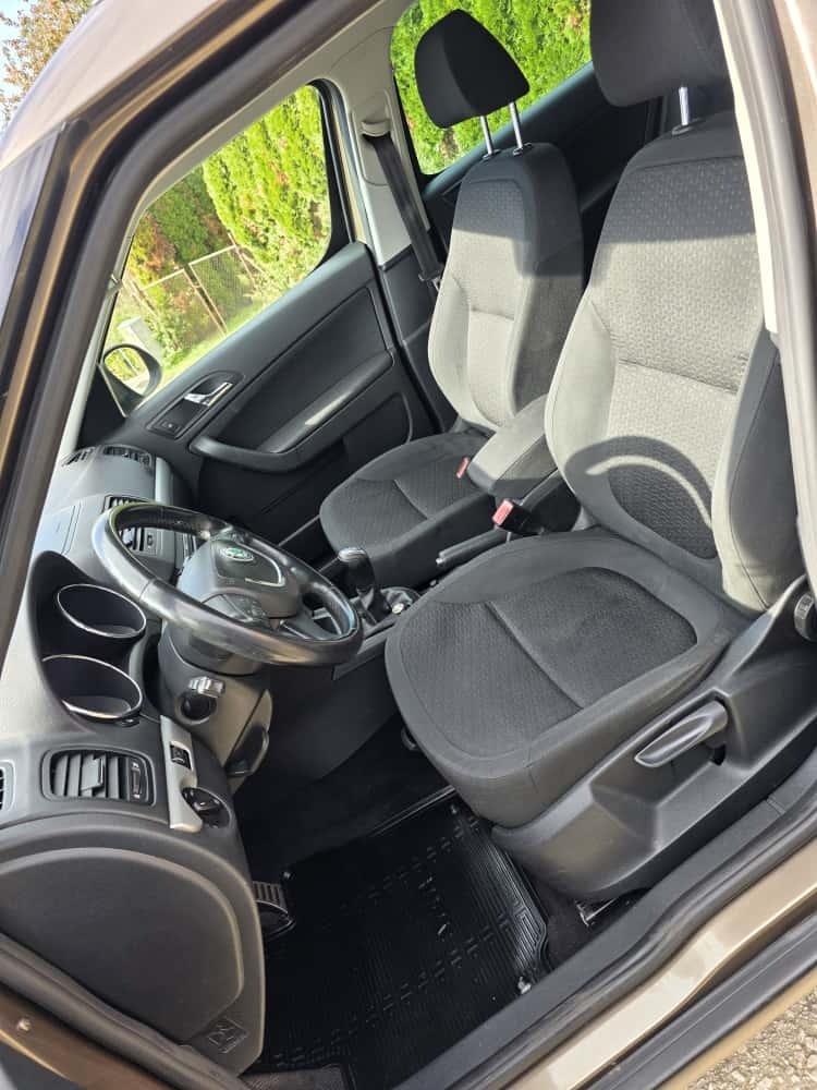 Škoda Yeti 1.8 TSI 4x4 MT6 130 000 km NOVÁ STK - 12