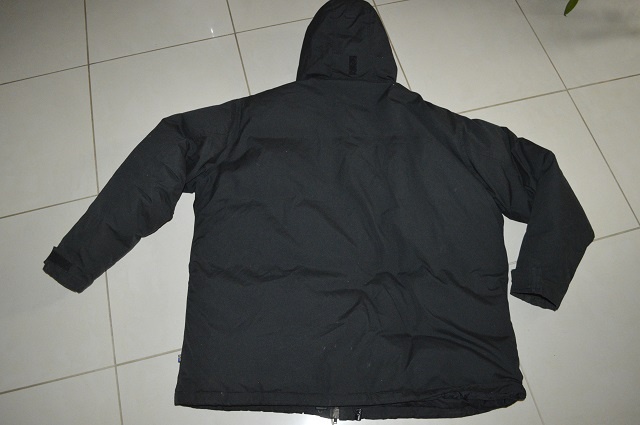 predam - velmi kvalitna zimna bunda Fjallraven - 12