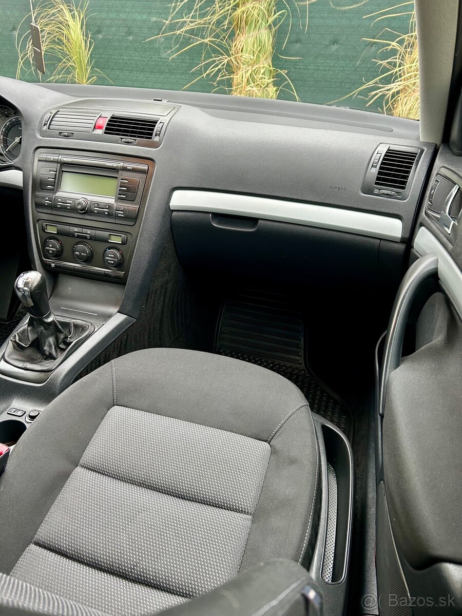 Škoda Octavia 2 1.9 TDi 77kw - 12