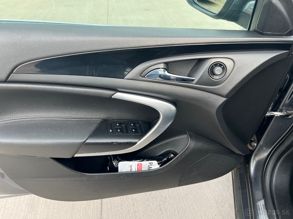 Opel Insignia 2.0 CDTI - 12