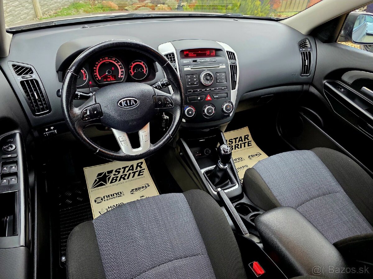 Kia Ceed SW • 1.4i • Facelift 2011 • 59 tisíc KM • Nová STK - 12