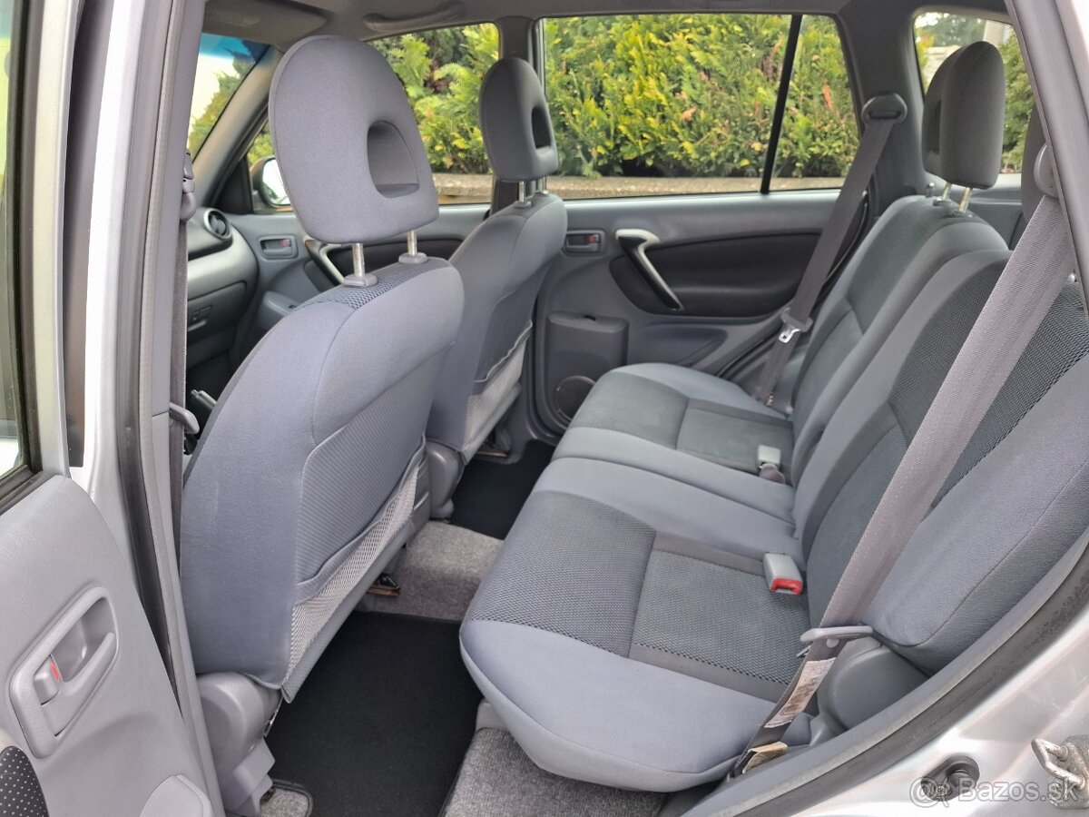 TOYOTA RAV4 2.0 D-4D 4X4 - 12