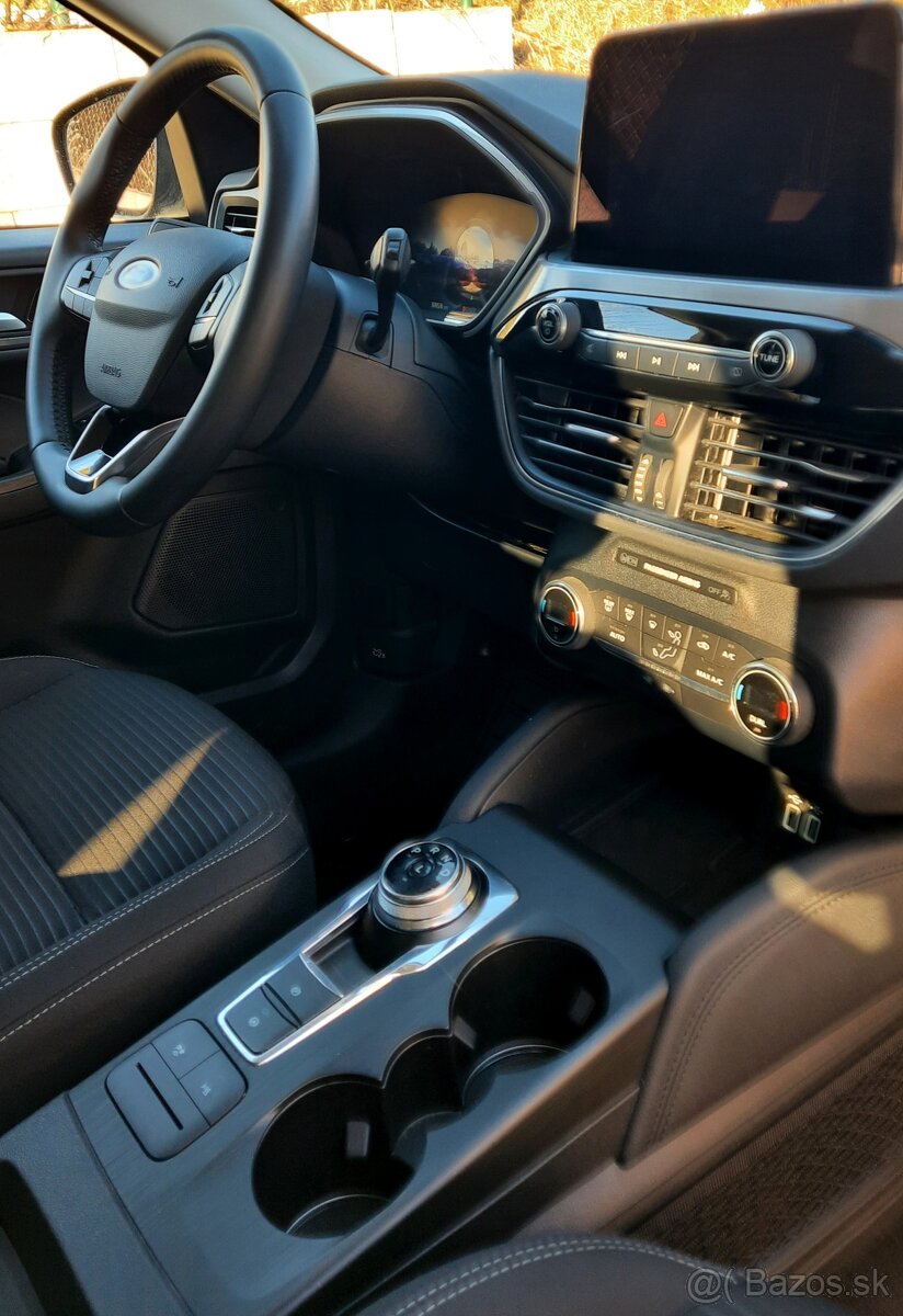 Predám Ford Kuga 2.5 Duratec HEV 190k Titanium eCVT - 12