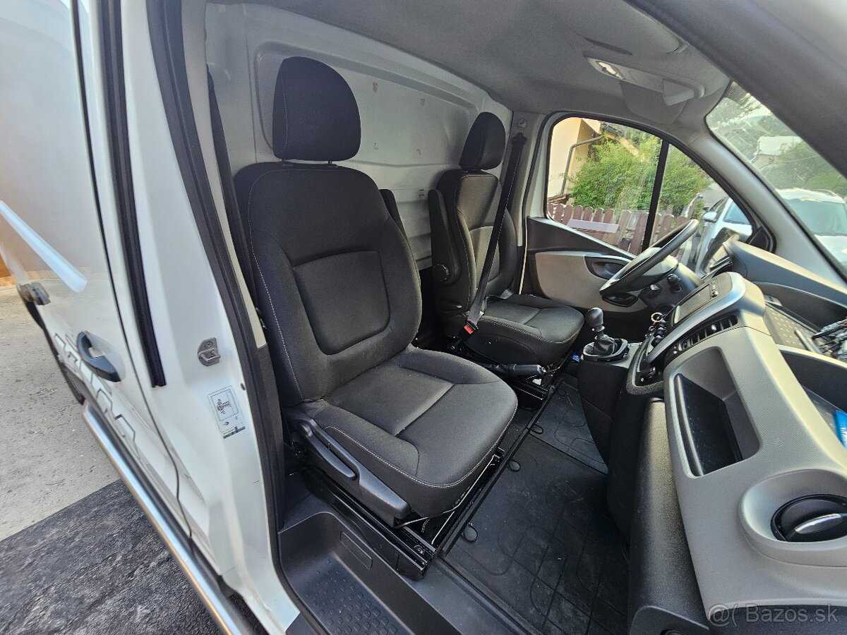 RENAULT TRAFIC 97.700 km - 12