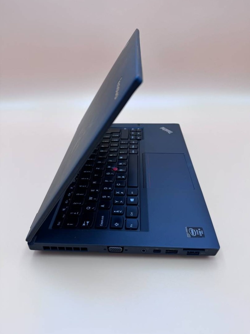 Notebook 14" Lenovo.Intel i5-4300M 2x2,60GHz.8gb ram.256SSD - 12