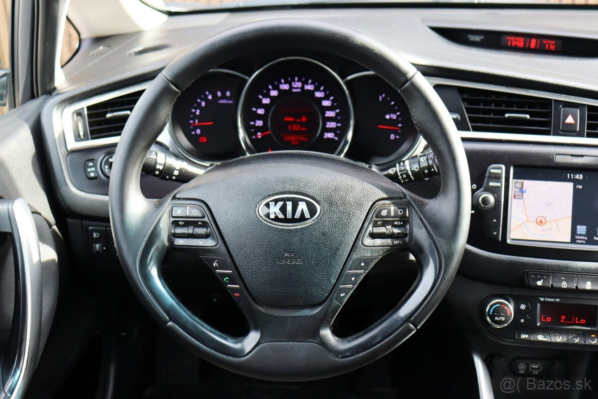 Kia Cee´d SW 1.6 CRDi VGT Platinum - 12